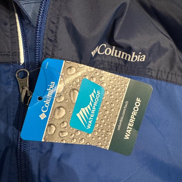 Boys Columbia Raincoat - Picture 3 of 3